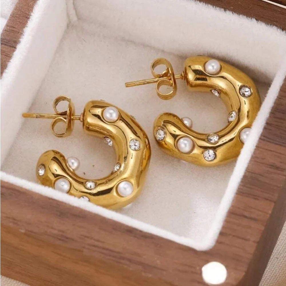 18K Gold Plated Stainless Steel Pearl Hoops Earrings - Picture 7 of 7